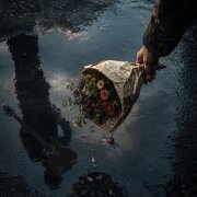 говорит кадр, Ангелина Шувалова - Дарить цветы без повода